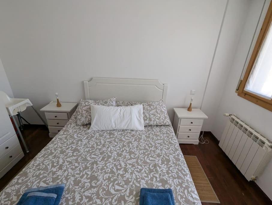 Casa De Claudia Comillas- Jardin Privado - A 10 Metros Del Capricho De Gaudi Екстериор снимка
