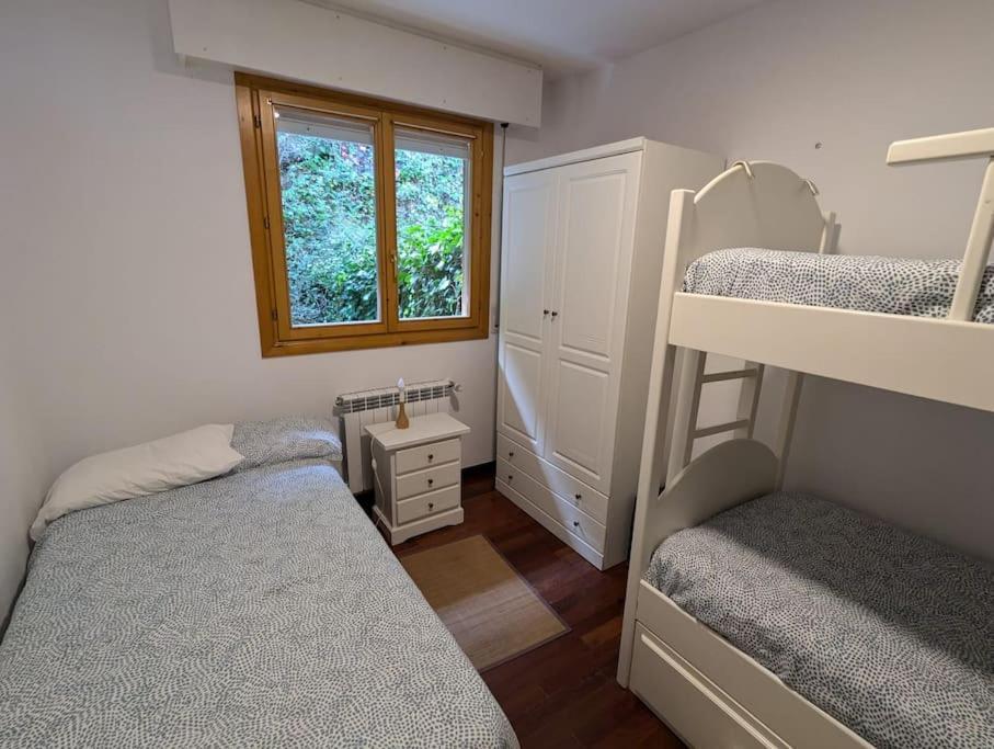 Casa De Claudia Comillas- Jardin Privado - A 10 Metros Del Capricho De Gaudi Екстериор снимка